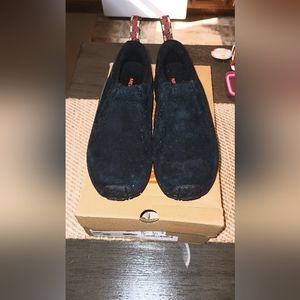 Brand new! MERRELL womens Jungle Moc Midnight Size womens 8